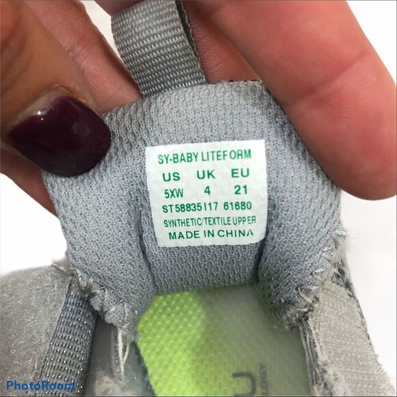 Girls Saucony Grey Liteform Low Tops Size 5 - Picture 10 of 10